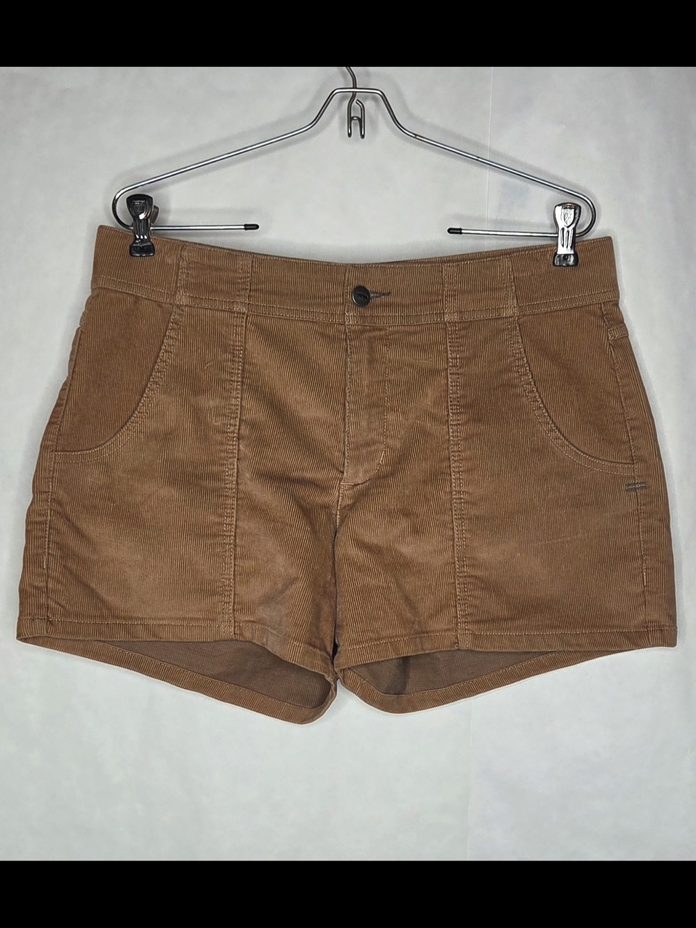 Toad&Co Women's Corduroy High-Rise Shorts in Brown
